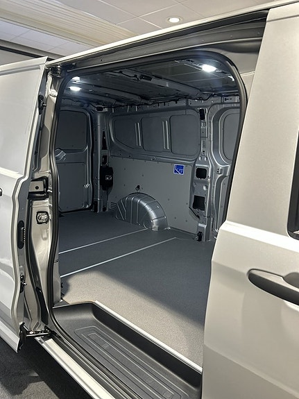 Volkswagen Transporter 8 of 17