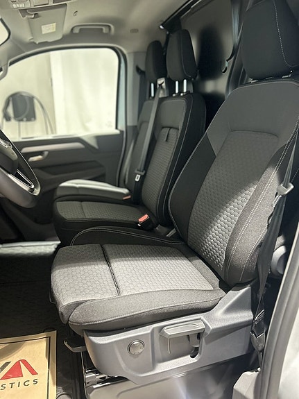 Volkswagen Transporter 9 of 17
