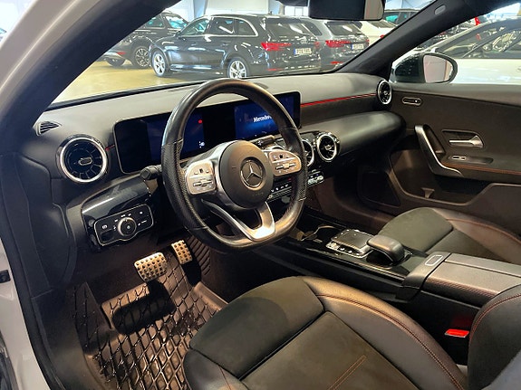 Mercedes-Benz A200 10 of 15