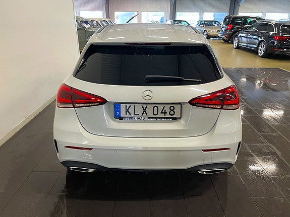 Mercedes-Benz A200 4 of 5