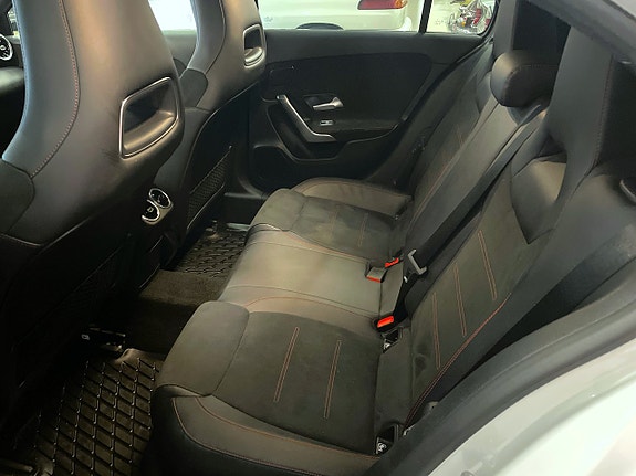 Mercedes-Benz A200 14 of 15