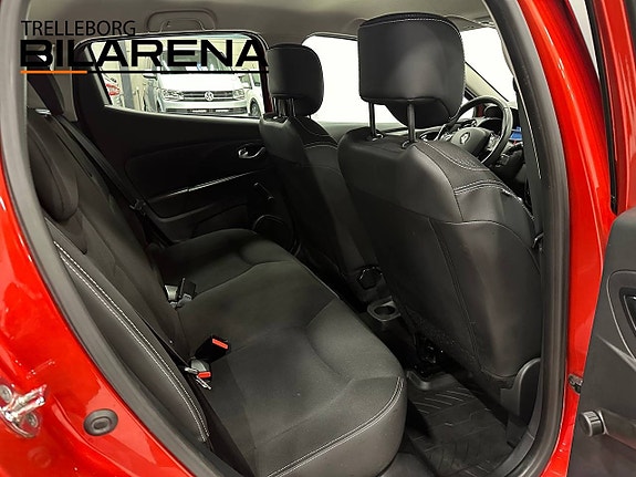 Renault Clio 19 of 21