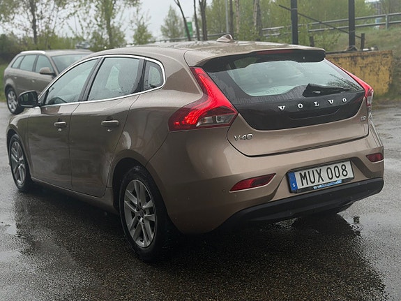 Volvo V40 5 of 5