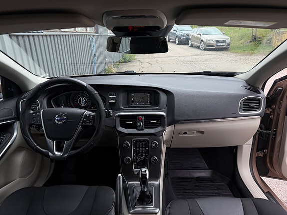 Volvo V40 8 of 9