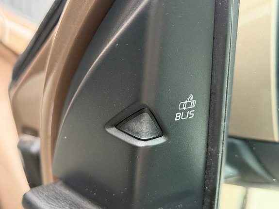 Volvo V40 9 of 9