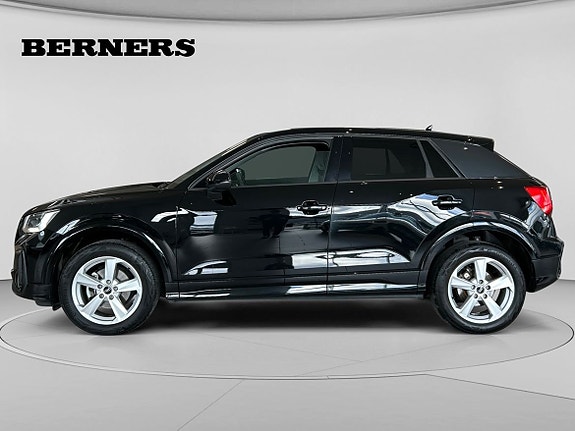 Audi Q2 2 of 5