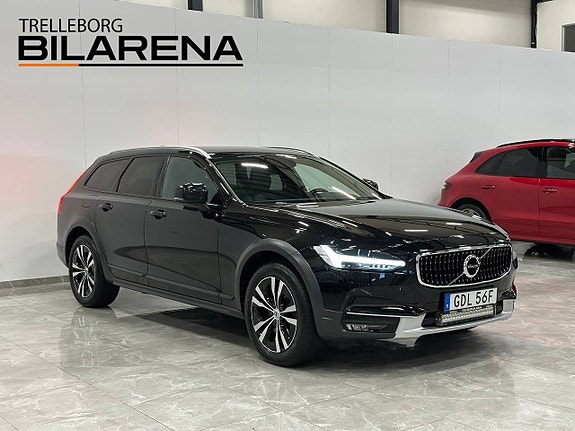 Volvo V90 Cross Country 2 of 5