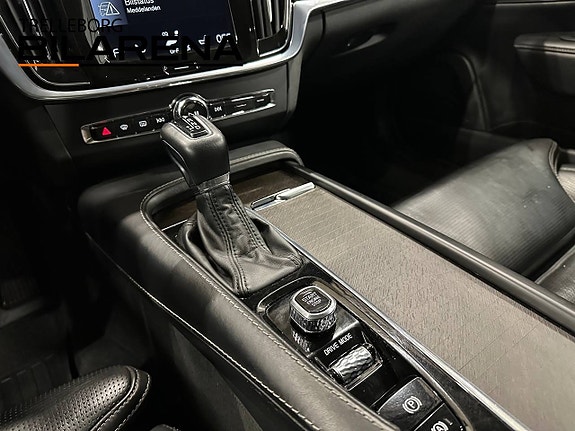 Volvo V90 Cross Country 16 of 27