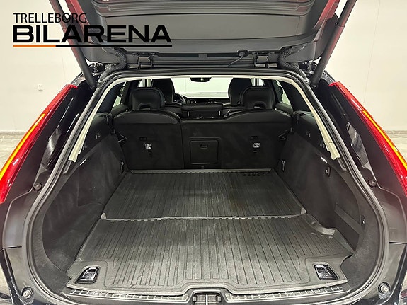 Volvo V90 Cross Country 26 of 27