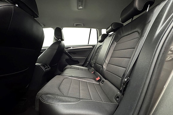 Volkswagen Golf Alltrack 15 of 30