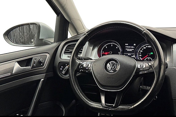 Volkswagen Golf Alltrack 17 of 30