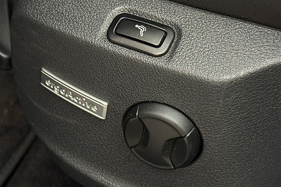 Volkswagen Golf Alltrack 14 of 30