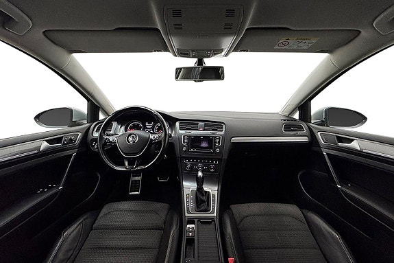 Volkswagen Golf Alltrack 16 of 30
