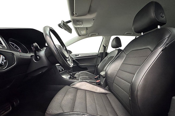 Volkswagen Golf Alltrack 12 of 30