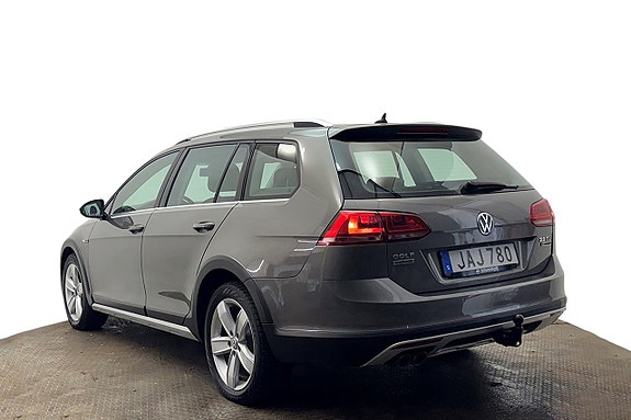 Volkswagen Golf Alltrack 9 of 30