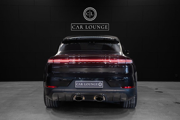 Porsche Cayenne 5 of 5