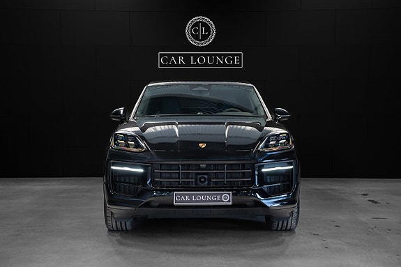 Porsche Cayenne 10 of 21