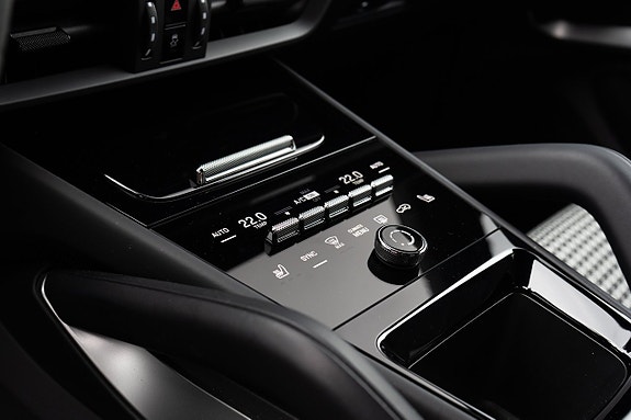 Porsche Cayenne 14 of 21
