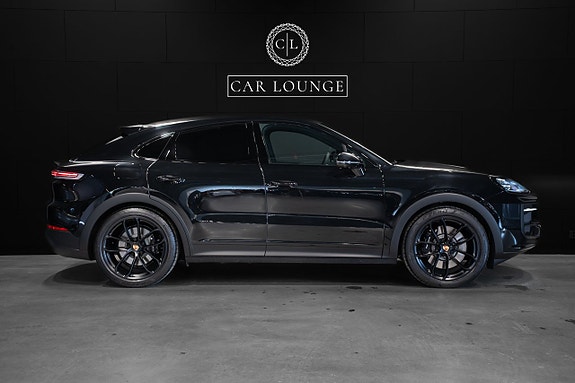 Porsche Cayenne 3 of 5