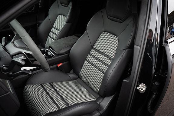 Porsche Cayenne 12 of 21