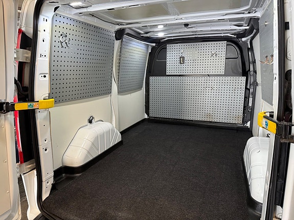 Ford Transit Custom 22 of 25
