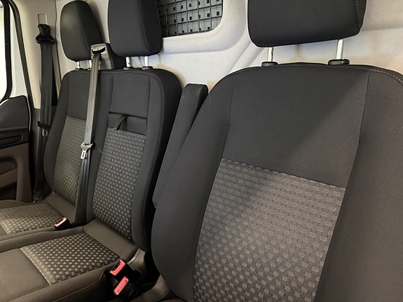 Ford Transit Custom 9 of 25