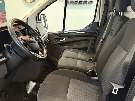 Ford Transit Custom 8 of 25