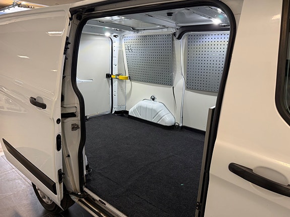 Ford Transit Custom 24 of 25