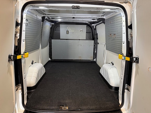 Ford Transit Custom 21 of 25
