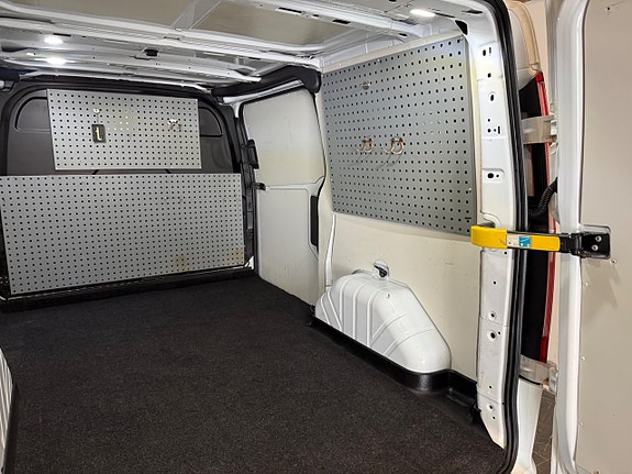 Ford Transit Custom 23 of 25