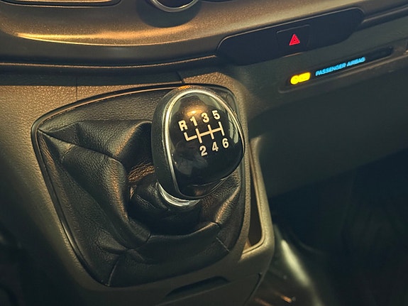 Ford Transit Custom 12 of 25