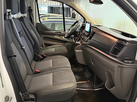 Ford Transit Custom 18 of 25