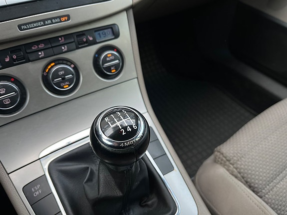 Volkswagen Passat 15 of 19