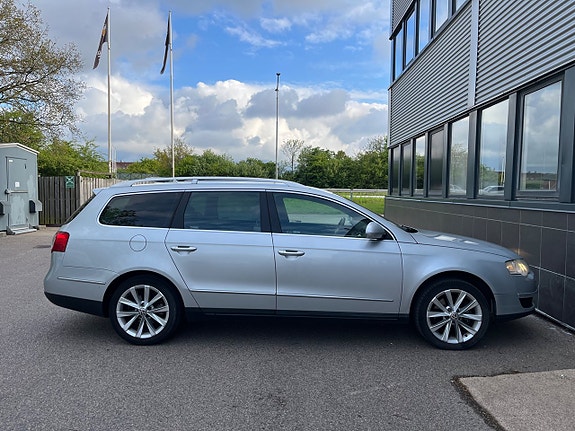 Volkswagen Passat 19 of 19