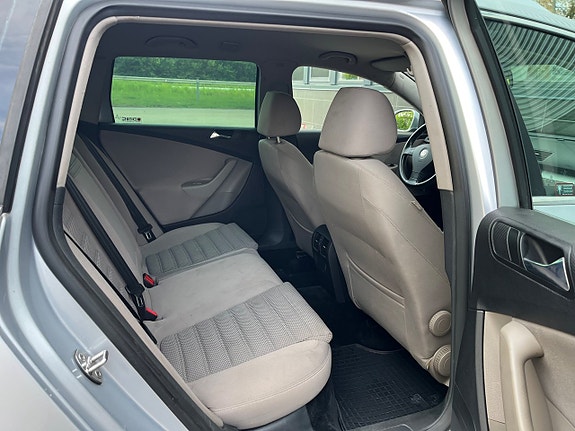 Volkswagen Passat 18 of 19