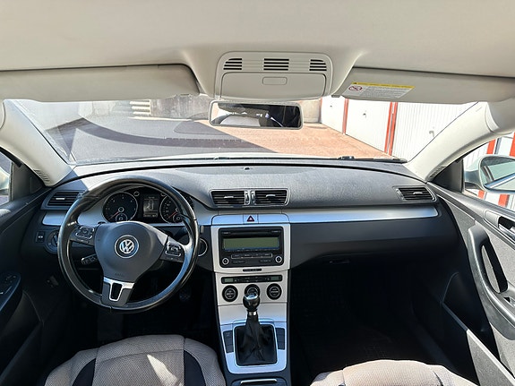 Volkswagen Passat 6 of 13