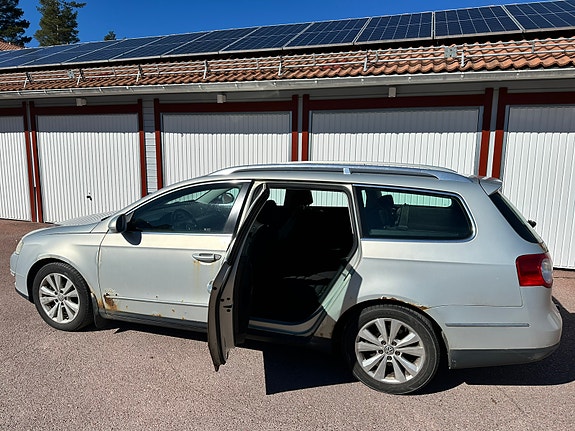 Volkswagen Passat 7 of 13