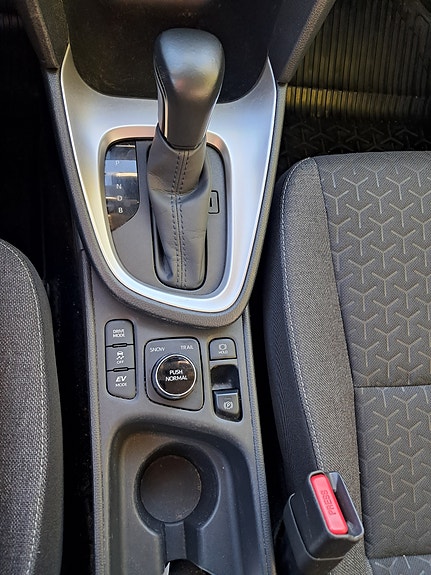 Toyota Yaris Cross 4 of 15