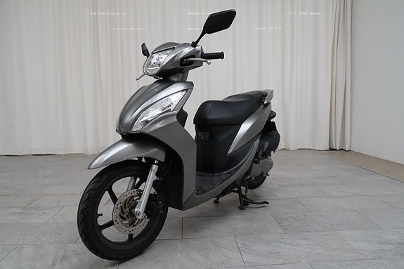 Honda NSC110WH Honda NSC110WH 3 of 8