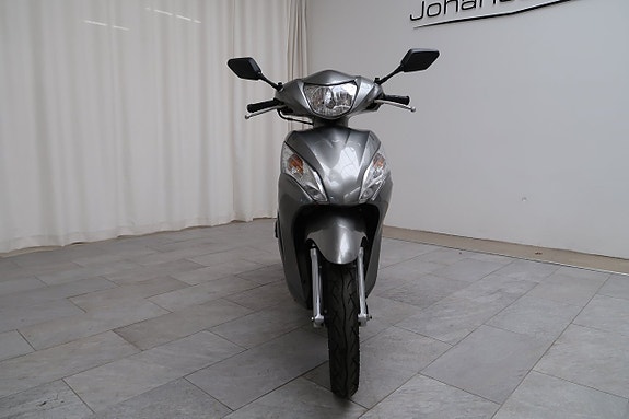 Honda NSC110WH Honda NSC110WH 2 of 8
