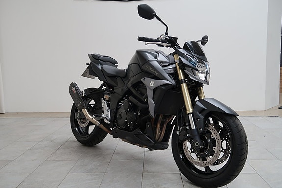 Suzuki Cycles GSR750A B-King Lågmilare, MIV slipon