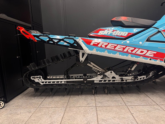 Ski-Doo Freeride 154 850 E-tec Turbo Shot 4 of 16