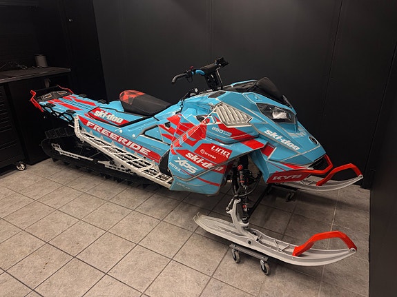 Ski-Doo Freeride 154 850 E-tec Turbo Shot 2 of 16