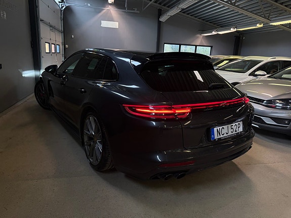 Porsche Panamera GTS 7 of 18