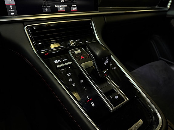Porsche Panamera GTS 16 of 18