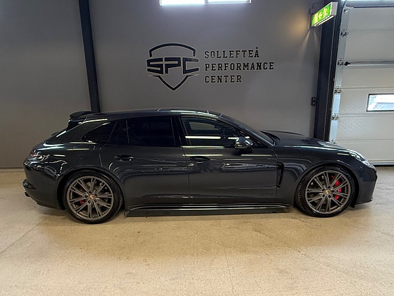 Porsche Panamera GTS 2 of 5