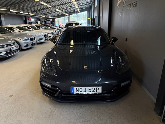 Porsche Panamera GTS 4 of 5