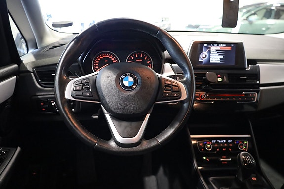BMW 218 17 of 29