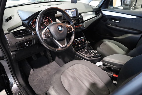 BMW 218 12 of 29