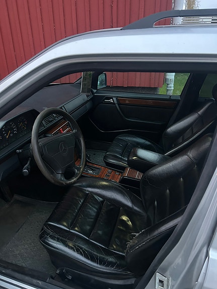 Mercedes-Benz 320 TE 4 of 5